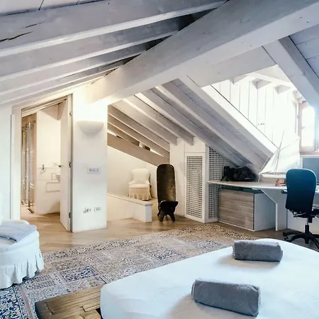 Sailer Loft - The House Of Travelers コモ